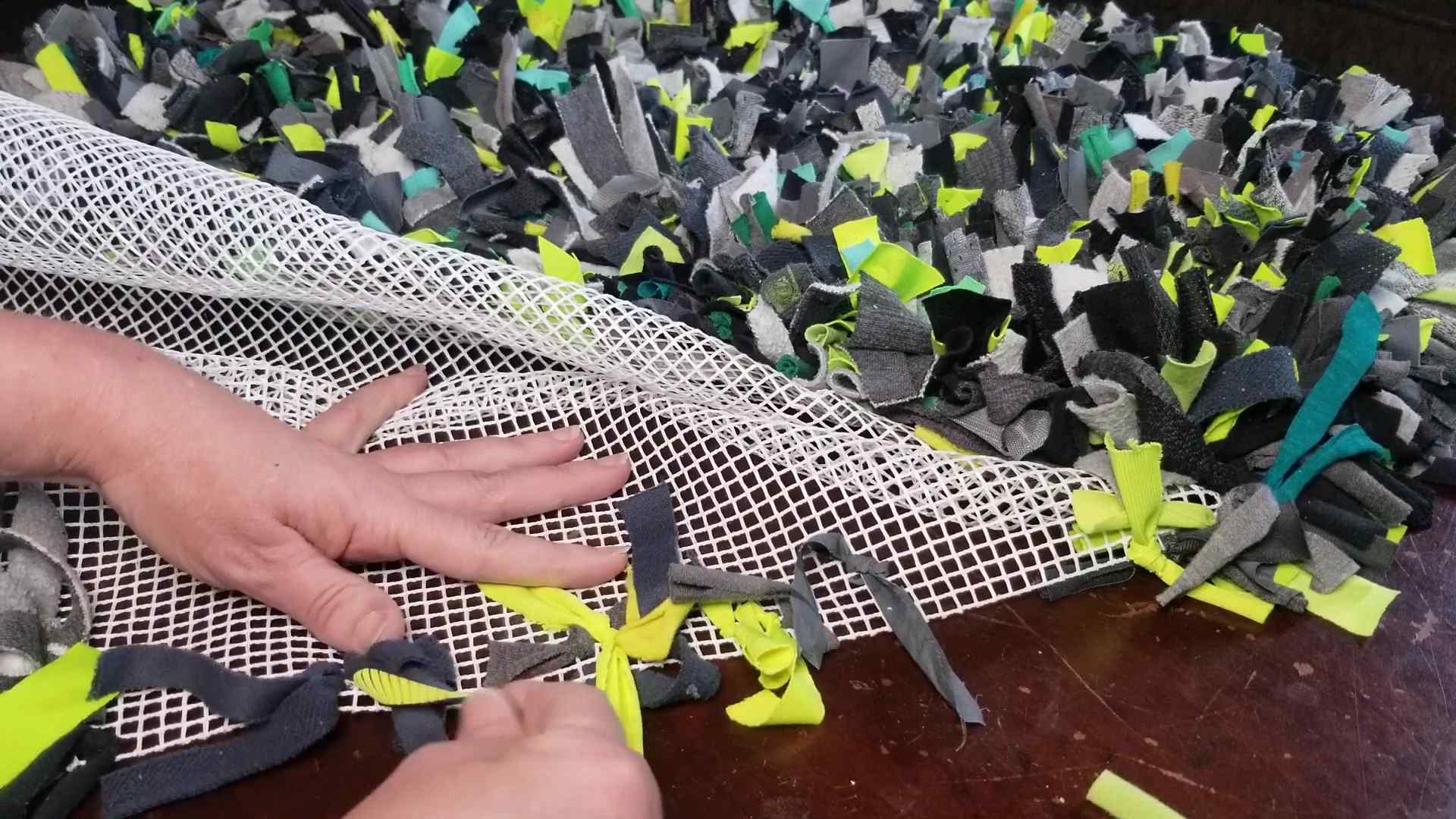 DIY Knoten Teppich selber machen